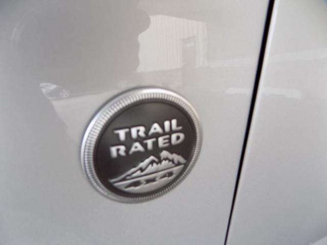 2006 Jeep Grand Cherokee Limited 4dr SUV 4WD w/ Front Side Airbags